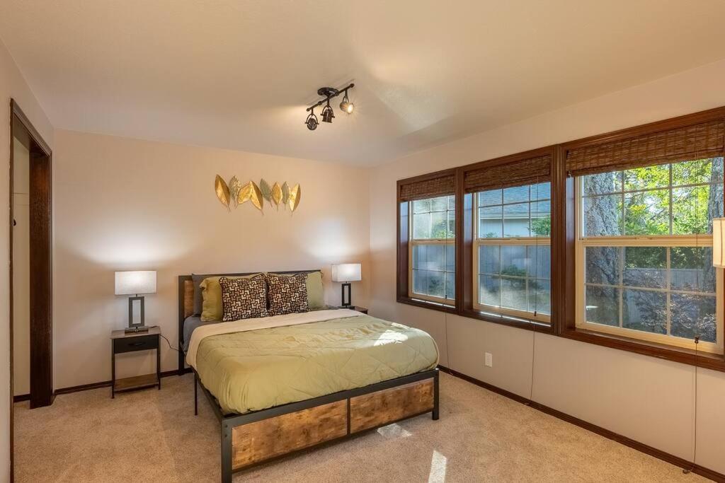 Comfy 4B/2B Home Near Dunes & Ocean! Pet Friendly! Florence Exterior photo